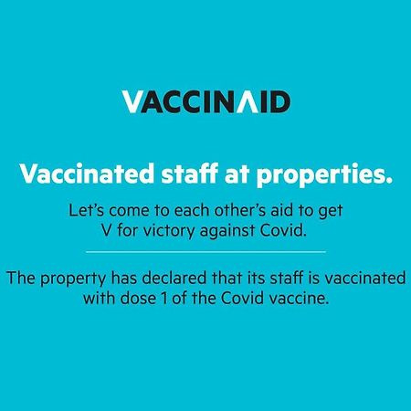 Vaccinated Staff - Capital O 13823 Hotel Praveen International Ulhāsnagar Exteriér fotografie